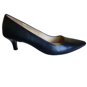 Naturalizer Black Kitten Heel Pumps – Size 7.5W (Wide Width)